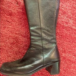 - sale- Paul Green black leather boots!